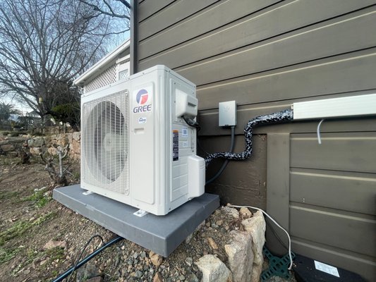 Mini Split Installation in St. Helena, California - Mini Split Installation in St. Helena, California

Our qualified technicians performed a Mini Split Installation in St. Helena, California. 
During this project we served: 
🛠️Gree - LIVO GEN5 - 24,000 BTU Ductless Mini Split Outdoor Unit; 
🛠️ Gree - VIREO+ - 24,000 BTU Ductless Mini Split Indoor Unit 26 SEER 
🛠️  Standard Refrigerant Line Set 3/8" LL, 7/8" SL, 50' 
🛠️ Controls and accessories. 
Fuse provides a 1 year warranty for HVAC-installation labor.