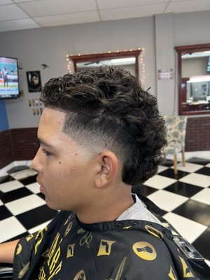 💈Klean Kutz Barbershop💈We cut with pride and style…. open 7 days a week!! - Professional men’s grooming services!!! 💈Klean Kutz Barbershop💈We cut with pride and style…. open 7 days a week!! - Professional men’s grooming services!!!