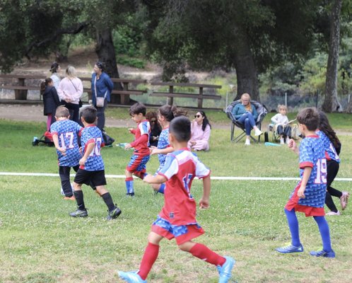 Youth Soccer Leagues - i9 Sports youth soccer programs, young players are introduced to the sport of soccer while more experienced players learn to improve their skills. Our kids soccer programs include soccer leagues, soccer clinics, and soccer camps, so every child has an opportunity to play and learn in a way that fits them.