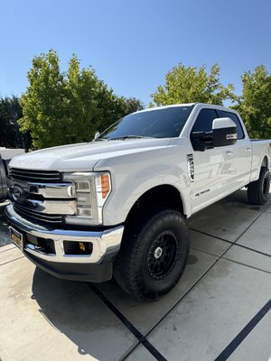 Ford F250 Full Detail - Performed a comprehensive full detail on a Ford F-250, tackling both the rugged exterior and interior. The service included a thorough hand wash, multi-stage polish, and protective wax to restore and enhance the truck’s paint. Inside, the leather seats were carefully cleaned and conditioned, while all surfaces were vacuumed and wiped down. Special attention was given to preserving the truck’s durable finish while achieving a refreshed, showroom-quality appearance.