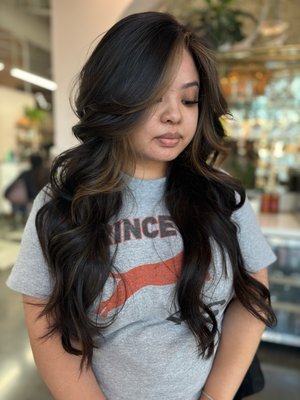 Jaidyn: Dimensional Blonde & Brunette Specialist, Level 4 Stylist - Meet Jaidyn, one of our talented stylists here at Salon Drew! With over a year and a half of experience, Jaidyn has been passionate about hair since childhood, turning that love into a career. Jaidyn’s biggest hair inspiration is SceneSweetheart, and she’s all about making her chair a safe space for guests. Whether you need to vent, request changes, or even prefer a silent reservation, she’s here to make sure your experience is exactly what you need.

Specialties: Dimensional blondes, brunettes, color and cuts. 

Hair must-have: Heat protectors! And when it comes to beauty favorites, she swears by Oribe’s Hair Alchemy Shampoo and Conditioner, plus the Bright Blonde Leave-In for her fellow blondies.