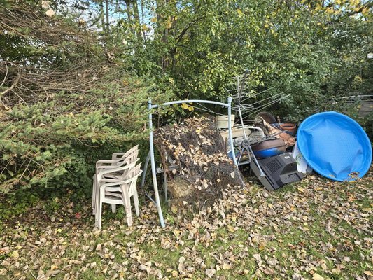 Back yard treasure Removal - Don’t want to look at that pile of treasures in the backyard anymore? From an old grill to a no longer used above ground pool Fuchs Junk Removal can make it disappear! 

Serving the Fox Valley and Surrounding areas