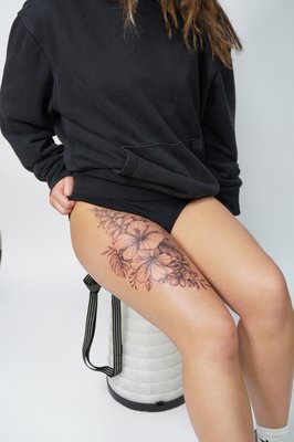 Floral Arworks - Floral Artworks done by Eleven15’s Artists. Please call us for free consultation or Walk-in!!