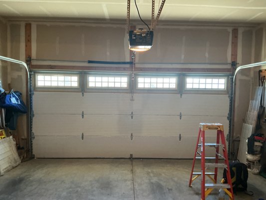 Garage Door Spring Replacement - Our team replaced a broken torsion spring on a residential garage door in Greenville. The door had become too heavy to lift and the homeowner’s vehicle was trapped inside. We installed a new torsion spring, adjusted the cables, balanced the door, and completed a full tune-up to ensure smooth, quiet operation.
Garage Doors Today Greenville provides same-day service for broken springs, noisy doors, and more issues throughout the Upstate.
