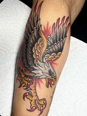 American Style Tattoo Sleeve - Worry less about “what kind of filler can I put between this?” Go Big! Fill the whole forearm and get sleeved up quickly by sticking to a few different subject matter placed strategically throughout the arm within a dynamic composition.