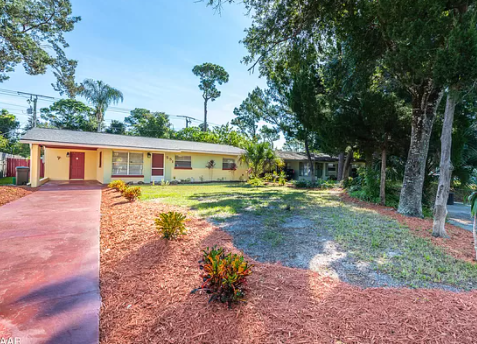 249,9003 3B 1 Ba- Daytona Beach, Florida - This home is in contingent.Do not miss your opportunity to own this beautiful South Daytona home!!! Brand new roof, AC, water heater, and all new appliances. This home is turn key and will not have any major expenses for many years. This home also has been recently equipped with solar panels on the roof. Panels are warrantied for 25 years and the home has a set rate electric bill of only $63.07 a month! Home has tile all throughout. Spacious front and back yard with a wonderful screened in lanai and large utility shed. Home would be a perfect starter home or second residence. Schedule a showing today before its too late! 249,9003 3B 1 Ba- Daytona Beach, Florida - This home is in contingent.Do not miss your opportunity to own this beautiful South Daytona home!!! Brand new roof, AC, water heater, and all new appliances. This home is turn key and will not have any major expenses for many years. This home also has been recently equipped with solar panels on the roof. Panels are warrantied for 25 years and the home has a set rate electric bill of only $63.07 a month! Home has tile all throughout. Spacious front and back yard with a wonderful screened in lanai and large utility shed. Home would be a perfect starter home or second residence. Schedule a showing today before its too late!