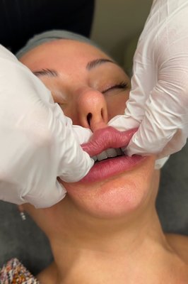 Buccal Facial - ✨ Glow Up from the Inside Out! ✨ Try a Buccal Facial for a Sculpted, Lifted Look! 💆‍♀️💖 

Quick Explanation: A buccal facial is a deep tissue massage for your face—specifically targeting the muscles inside your cheeks! This technique boosts circulation, relieves tension, and naturally sculpts your jawline and cheekbones. Think of it as a workout for your face that leaves you looking lifted and refreshed! 💆‍♀️✨