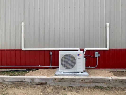 Mini Split install 2022 - This mini-split system was installed in the customer's workshop which included a quilting work room and kitchen for the homeowner's. Mini Split install 2022 - This mini-split system was installed in the customer's workshop which included a quilting work room and kitchen for the homeowner's.