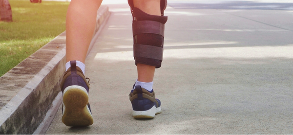 Medicare Approved Knee and Back Braces. - There are many different medical braces to choose from, but it’s important to find the one that’s right for your needs. At Medi-Source Home Medical Equipment & Supplies, we’re proud to offer a wide range of options to choose from. One of the main decisions you’ll need to make is whether you should buy a custom or an off the shelf (OTS) brace. Generally speaking, an off the shelf brace is pre-made and comes in different sizes. These braces are more affordable and they’re ideal for those dealing with less severe injuries. Not to mention that it’s easy to achieve the right fit with an OTS brace.
You’ll be happy to know that a variety of off the shelf braces we provide are covered by Medicare. Read on to learn about some of the knee and back braces we offer. Visit us in Kennesaw, Georgia, to browse our inventory. We also serve those in Marietta. Medicare Approved Knee and Back Braces. - There are many different medical braces to choose from, but it’s important to find the one that’s right for your needs. At Medi-Source Home Medical Equipment & Supplies, we’re proud to offer a wide range of options to choose from. One of the main decisions you’ll need to make is whether you should buy a custom or an off the shelf (OTS) brace. Generally speaking, an off the shelf brace is pre-made and comes in different sizes. These braces are more affordable and they’re ideal for those dealing with less severe injuries. Not to mention that it’s easy to achieve the right fit with an OTS brace.
You’ll be happy to know that a variety of off the shelf braces we provide are covered by Medicare. Read on to learn about some of the knee and back braces we offer. Visit us in Kennesaw, Georgia, to browse our inventory. We also serve those in Marietta.