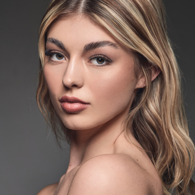 Natural "TrueXpress" Lashes - Clean Girl look, completed in half the time - TrueXpress lashes are the perfect choice for the client that is on the go! TrueXpress creates natural-looking length with light volume in half the time as standard eyelash extension appointments.