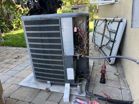 New project in san jose 4ton heat pump Bryant. - Air handler installed in garage New project in san jose 4ton heat pump Bryant. - Air handler installed in garage