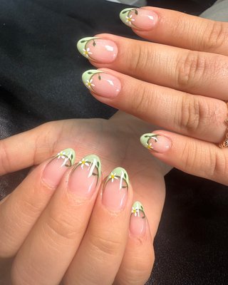 🌼🌼🌼🌼🌼🌼 - Can be done on acrylic or gel X