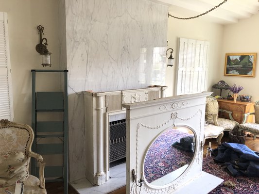 Handling without wall destruction - The customer did not want to pay for the holes in the tiles, but really wanted to see her wooden frame around the fireplace. I found a solution and now we are both happy with the result. Handling without wall destruction - The customer did not want to pay for the holes in the tiles, but really wanted to see her wooden frame around the fireplace. I found a solution and now we are both happy with the result.