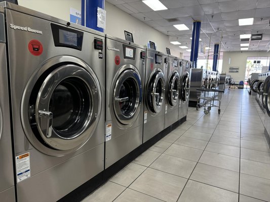 Self Service Laundromat - Welcome to Las Vegas' premier laundromat! We pride ourselves on being the largest and most pristine facility in town. With a wide range of washer sizes—20, 30, 40, 60, and 80 pounds—you'll never experience delays. Our 40+ dryers come in various sizes, from large to super and mega. While your laundry spins, take advantage of our amenities: vending machines, refreshing AC, free Wi-Fi, an arcade, and spotless restrooms Self Service Laundromat - Welcome to Las Vegas' premier laundromat! We pride ourselves on being the largest and most pristine facility in town. With a wide range of washer sizes—20, 30, 40, 60, and 80 pounds—you'll never experience delays. Our 40+ dryers come in various sizes, from large to super and mega. While your laundry spins, take advantage of our amenities: vending machines, refreshing AC, free Wi-Fi, an arcade, and spotless restrooms