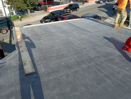 Commercial build - Customer was having serious issues with this roof.  We came in restored/updated some old wood and installed this beautiful flat roof membrane.  Set for years to come!