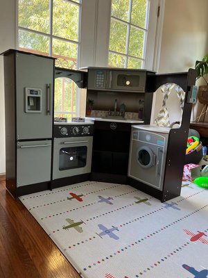Assembling products for children - Assembling products for children