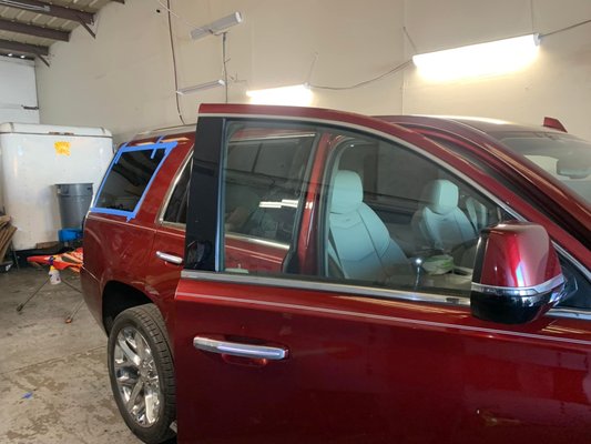 Window Replacement - Window glass Replacement can be on driver and passenger doors, also vent windows, corner glass ass you see on the pictures below, let us know any needs for your car, we are pleased to serve you. Window Replacement - Window glass Replacement can be on driver and passenger doors, also vent windows, corner glass ass you see on the pictures below, let us know any needs for your car, we are pleased to serve you.