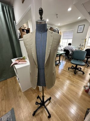 Let's make a new suit and shirt in 6 weeks - I work with great enthusiasm creating suits, shirts, dresses, and much more. I have a full team to ensure impeccable finishes. You deserve the best. We are here to offer you a variety of bespoke clothing options, and I have the knowledge and experience to help you. Let's make a new suit and shirt in 6 weeks - I work with great enthusiasm creating suits, shirts, dresses, and much more. I have a full team to ensure impeccable finishes. You deserve the best. We are here to offer you a variety of bespoke clothing options, and I have the knowledge and experience to help you.
