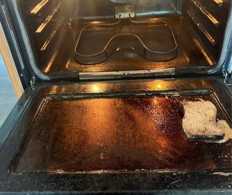 Oven cleaning - A transformation! The oven now gleams with cleanliness, free from the once stubborn grease and food deposits. It's a remarkable before-and-after, turning a once-neglected appliance into a sparkling, fresh space for delightful cooking adventures.
Ready for your oven makeover? Contact TidyNGO Cleaners at 412-228-2694 for a free estimate. Let us bring the sparkle back to your kitchen! ✨Serving Atlanta and Surrounding Areas.