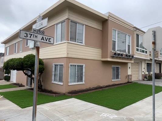 Turf Installation San Francisco - Beautiful front yard renovation in Sunset District San Francisco! Planter boxes were installed as well as artificial grass!
Home owners had a really bad gopher problem, we successfully solved that problem and completely transformed the front yard making it pop and stand out! Turf Installation San Francisco - Beautiful front yard renovation in Sunset District San Francisco! Planter boxes were installed as well as artificial grass!
Home owners had a really bad gopher problem, we successfully solved that problem and completely transformed the front yard making it pop and stand out!