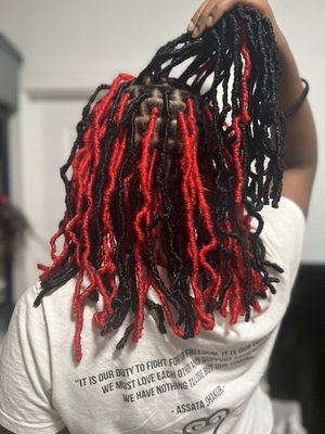Faux Locs Smedium size! - Faux locs are temporary 1-3 months depending on individual preference.