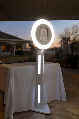 Open Air Photo Booth - The open air Photo Booth is a fan favorite. Do you want quality photos for your guests to take home? From digital sharing to physical prints, we have multiple options for your guests to keep the memories forever.