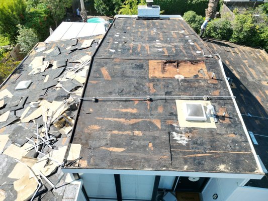Torch Down Flat Roof - Torch down flat roof = reliable protection + modern design! 🌟🔨 Our latest installation guarantees top-notch performance and a clean finish. Strong, weather-resistant, and built to last. Get in touch for your roofing needs!