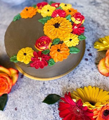 Cakes - Custom Cakes Cakes - Custom Cakes