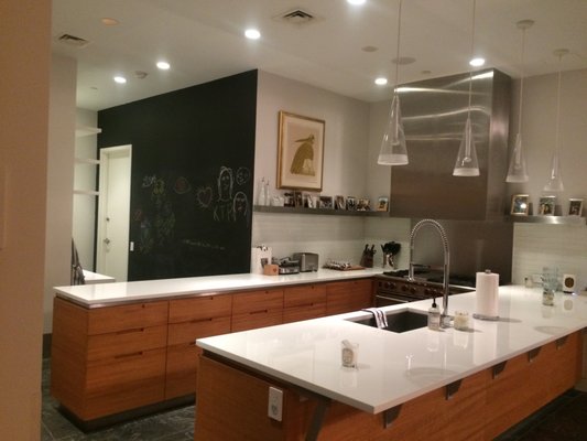 Move out/ Move In Cleaning - Move Out/ Move in Cleaning is a very detailed and time consuming cleaning which when done right, makes the place look like it's brand new. You have to have knowledge of the products being used and have the right equipment. It's always a team effort and that's why the charges are higher than for a regular cleaning. Usually the main focus is the kitchen and the bathrooms. So often it happens to do a Move out/ Move in cleaning after someone else has already "cleaned" it. So save yourself the headache, Call Alba Cleaning today and get your deposit back or make sure to move to a cleaned home, where even the top shelves are cleaned! The pictures here are After being cleaned to protect the clients' privacy.
