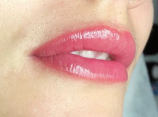 Lip Blushing - Lip blushing is a semipermanent makeup
procedure that defines your lips, creating
volume and fullness. It also corrects any
asymmetry or darkness, giving your lips a
very youthful appearance. Lip Blushing - Lip blushing is a semipermanent makeup
procedure that defines your lips, creating
volume and fullness. It also corrects any
asymmetry or darkness, giving your lips a
very youthful appearance.