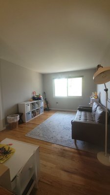Move out deep cleaning - This is a house in Royal Oak, MI that was going up for sale. Our clients needed a good cleaning for their open house! They were beyond happy. Best of wishes guys! Call today to make your space spotless!!