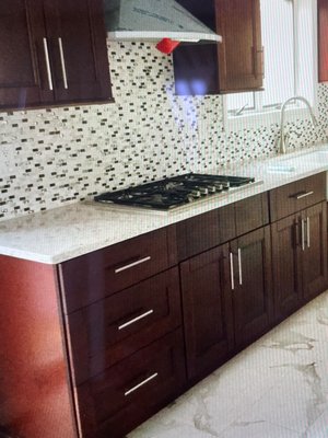 Kitchen remodeling - Beautiful pictures of just a few of the kitchens that we have brought to life. We chose these kitchens to show you the many different choices available in colors when it comes to choosing your custom made cabinets, counter tops back splash and flooring.