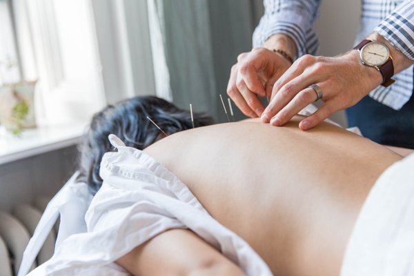 Book Acupuncture Today - Acupuncture Williamsburg is a collection of energetically sensitive, highly skilled and trained classical, 5 Element, and TCM practitioners, who are dedicated to offering the highest quality of individualized care to everyone who walks through our door.