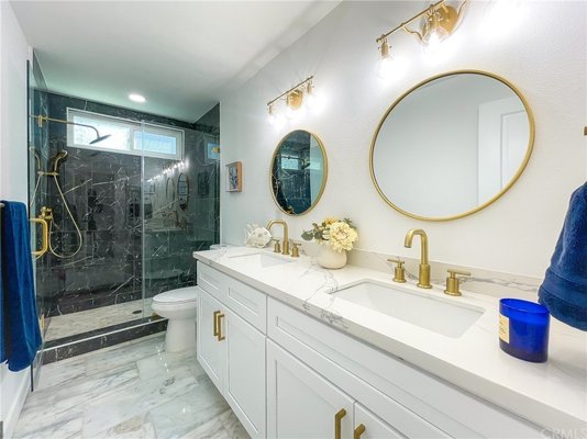 Bathroom Staging - bathroom staging