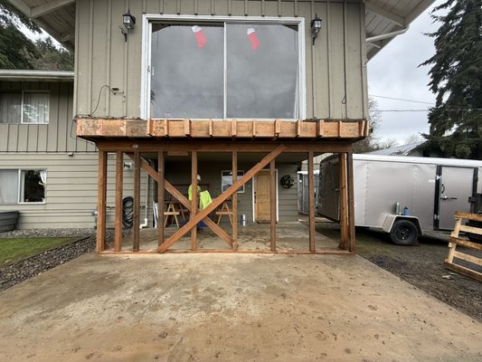 Melrose deck project - When we showed up, the existing deck was hardly something you could walk on. We removed it quickly and built our clients, a slightly larger, much more sturdy deck for them to enjoy. Very happy to do these kinds of projects.
