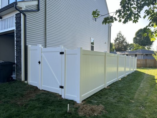 installing a new vinyl fence - installing a new vinyl fence installing a new vinyl fence - installing a new vinyl fence