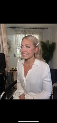 Bridal and special event makeup! - Sunna Beauty Studio is a welcoming, private and relaxing environment for luxury eyelash extensions, beautiful brows and premium makeup styling services. Bridal and special event makeup! - Sunna Beauty Studio is a welcoming, private and relaxing environment for luxury eyelash extensions, beautiful brows and premium makeup styling services.