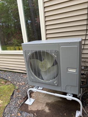 Heat Pump Condenser Replacement - new compressor installed and working. came over when we learned the AC failed. Heat Pump Condenser Replacement - new compressor installed and working. came over when we learned the AC failed.