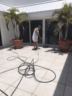 Gutter cleaning/ screen repair! - We do exterior pressure washing decks. Drive ways and more! Gutter cleaning/ screen repair! - We do exterior pressure washing decks. Drive ways and more!