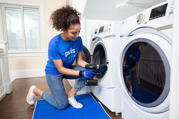Washer & Dryer Repair - When Puls is on the job, everyone wants in on the action. 😅
Our appliance repair experts can be there as soon as same-day, to make things easy and stress-free.
Having problems with your washer or dryer? Call now for service!