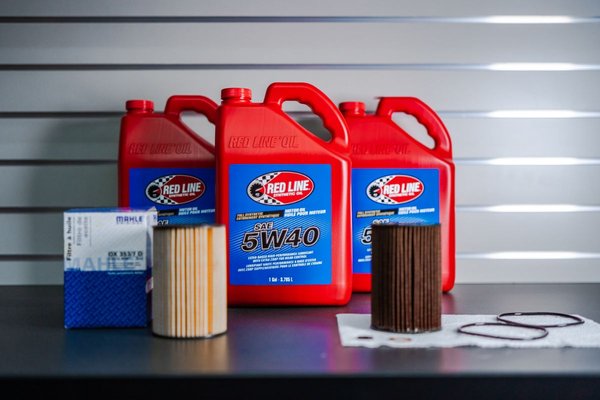 BMW M5 F90 Engine Oil Change + Filter Replacement - BMW M5 F90 Oil Change + Filter Replacement / Maintenance

Redline 5W-40 Performance OIL