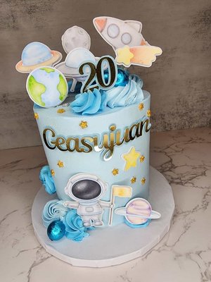 Birthdays cakes - We can bring your ideas to life, birthdays cakes can be customized for both, kids and adults.
Choose from a variety of cakes flavors, designs, and many beautiful decorations.
Orders needs at least 2 weeks in advance.
Deposit is required to confirm the order.
Only availability for pick up. (Eagan) Birthdays cakes - We can bring your ideas to life, birthdays cakes can be customized for both, kids and adults.
Choose from a variety of cakes flavors, designs, and many beautiful decorations.
Orders needs at least 2 weeks in advance.
Deposit is required to confirm the order.
Only availability for pick up. (Eagan)