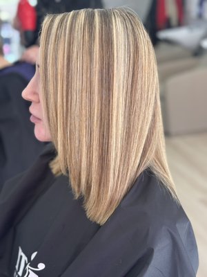 Day transformation - Keratin color highlights and lowlights and haircut Day transformation - Keratin color highlights and lowlights and haircut