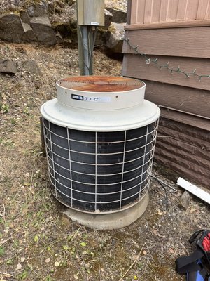 FROM 1980s TECHNOLOGY TO PREMIUM WHOLE-HOME COMFORT - This home’s original heat pump had reached the end of its useful life. It was loud, inefficient, expensive to operate, and could no longer keep the home consistently comfortable.
We upgraded the system with a premium Mitsubishi Hyper-Heat System, engineered to deliver full heating capacity without relying on auxiliary heat strips—even in temperatures as low as -13°F.
As a Mitsubishi Diamond Contractor, Clean Air Protectors is able to provide an exceptional 12-year warranty on the complete system.
The homeowners now enjoy:
• Quiet, consistent heating and cooling
• Improved energy efficiency
• Lower operating costs
• Reliable cold-weather performance
• Comfortable temperatures in every season
We also installed a whole-home air purification system to help reduce wildfire smoke and airborne contaminants during Southern Oregon’s summer fire season—an especially valuable upgrade for family members who suffer from asthma.
This project was more than an equipment replacement. It was a complete upgrade in comfort, efficiency, air quality, and peace of mind.
