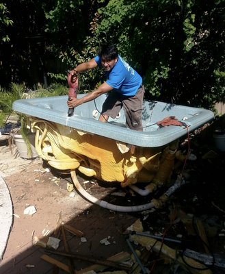 Construction Waste Removal:
Hot Tub Disposal: - At JW Junk Removal we offer you the best construction waste removal for your home or business, with a highly trained staff that can bring you the confidence and the calm you need, with a 100% guaranteed work. Construction Waste Removal:
Hot Tub Disposal: - At JW Junk Removal we offer you the best construction waste removal for your home or business, with a highly trained staff that can bring you the confidence and the calm you need, with a 100% guaranteed work.