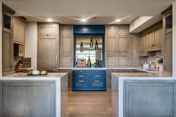 Award-Winning Luxury Condo Remodel - We are very excited to announce that this Luxury Condo Remodel won NARI’s Region 5 South Central 2023 Regional CotY Winner for the Residential Interior Over $500,000 category.
This ArDan Construction client moved to the Scottsdale-Phoenix area for a better, more relaxed lifestyle. They moved into a retirement community and wanted to bring a slice of their prior homes to this condo. That’s where ArDan Construction comes in! Without moving or changing any exterior walls, and with limits on moving interior walls, we were able to upgrade and transform this luxury condo to fit the taste and style of the homeowner as well as better suit their lifestyle. Award-Winning Luxury Condo Remodel - We are very excited to announce that this Luxury Condo Remodel won NARI’s Region 5 South Central 2023 Regional CotY Winner for the Residential Interior Over $500,000 category.
This ArDan Construction client moved to the Scottsdale-Phoenix area for a better, more relaxed lifestyle. They moved into a retirement community and wanted to bring a slice of their prior homes to this condo. That’s where ArDan Construction comes in! Without moving or changing any exterior walls, and with limits on moving interior walls, we were able to upgrade and transform this luxury condo to fit the taste and style of the homeowner as well as better suit their lifestyle.