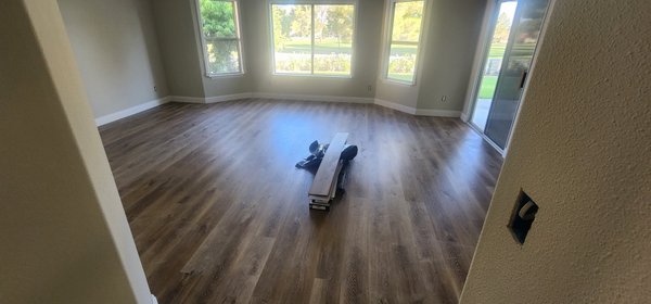 silverlakes job - This remodeling project was done in silverlakes ca,a return clients asked us to come out with some light brown samples.the decided on corannado 20m ,with added vapor barriers, new 5 inch base. project Was 2200 ft.there was alot of tile to demo,and additional prep work to do.
client was super happy! silverlakes job - This remodeling project was done in silverlakes ca,a return clients asked us to come out with some light brown samples.the decided on corannado 20m ,with added vapor barriers, new 5 inch base. project Was 2200 ft.there was alot of tile to demo,and additional prep work to do.
client was super happy!