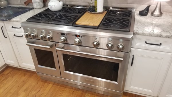 The oven did not get hot - During diagnostic the technician found the issue with igniter and replaced it