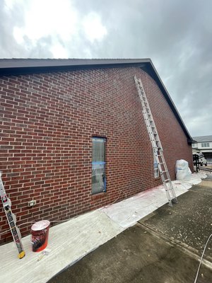 Limewash Exterior Paint - This was an awesome project changing the color of the bricks to white. Limewash Exterior Paint - This was an awesome project changing the color of the bricks to white.