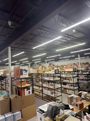 Commercial  iluminacion 8 feet each - Replacement of eight-foot-long fluorescent fixtures with LED fixtures at a height of 14 feet